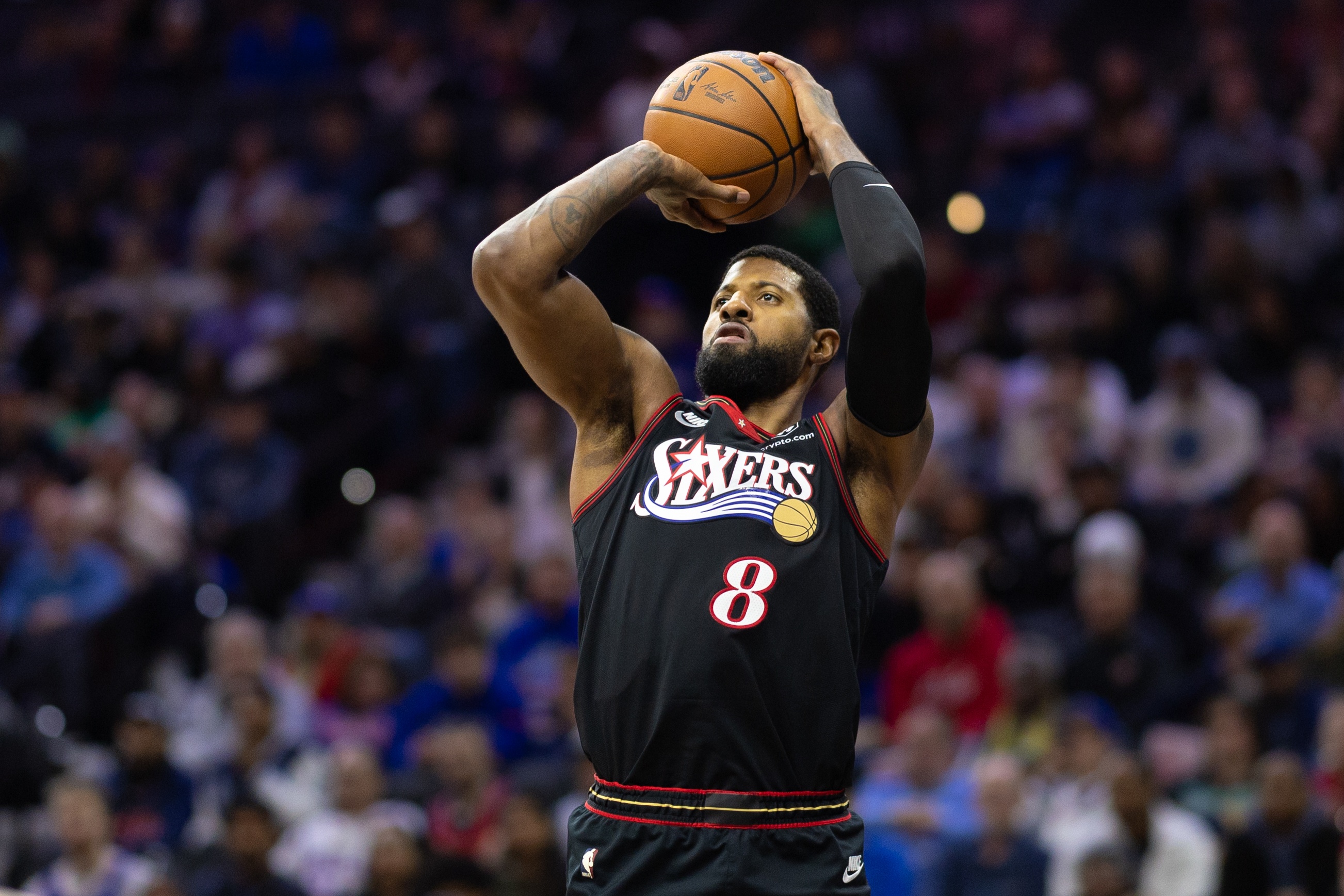 开云娱乐-铁但末节独得10分！乔治21中8&amp;三分7中0拿到18分9板3助3断2帽