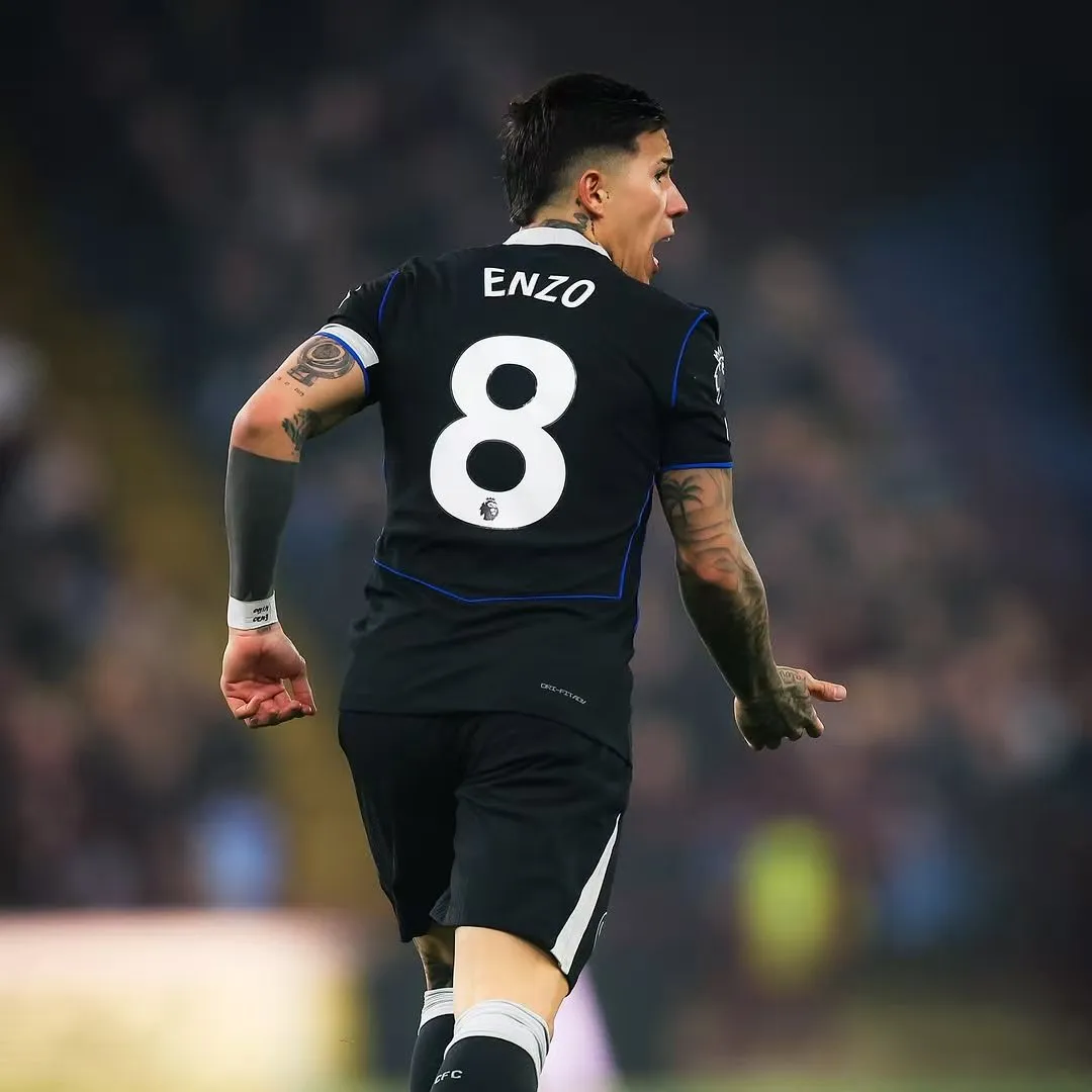 开云娱乐-贡献一次助攻，恩佐赛后更新社媒，发布图集庆祝胜利