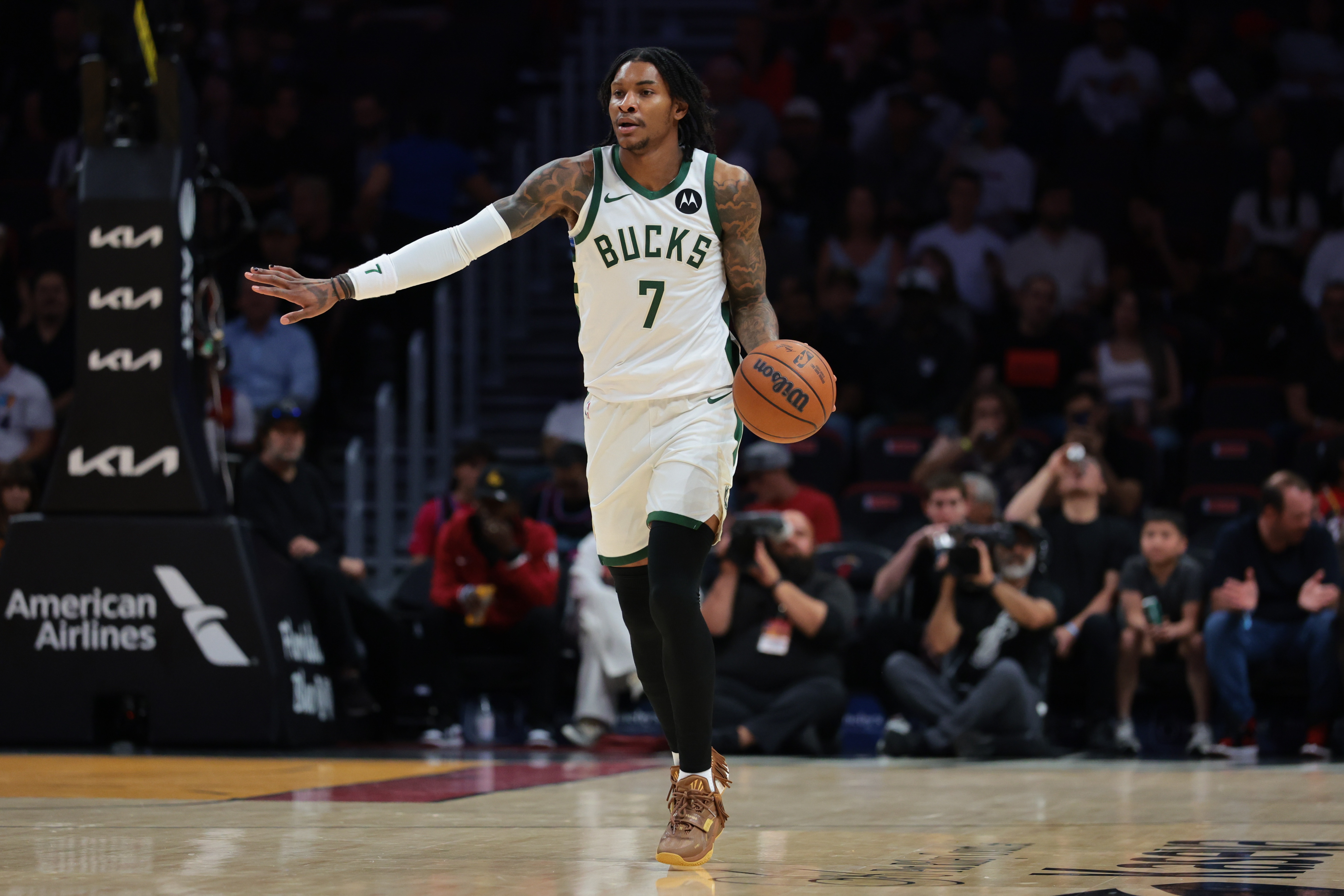 开云娱乐-雄鹿官方:小凯文·波特接受了右膝关节镜手术 本赛季报销!